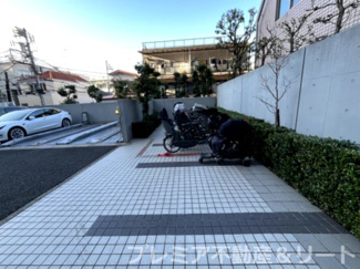 【駐車場】