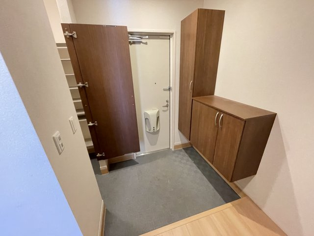 BLESS　HOUSE柏西町B棟の玄関