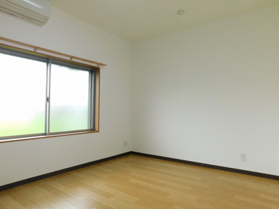 【寝室】 | 川北ライフ | ※同建物同型別のお部屋