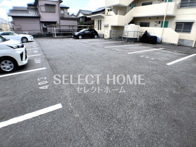 【駐車場】 | パークサイド峯沢 | 駐車場完備です