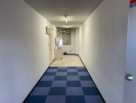 半田市昭和町店舗のロビー