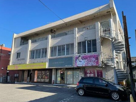 半田市昭和町店舗の外観