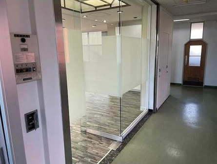 半田市昭和町店舗のロビー