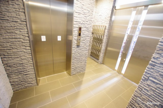 エルシア新大阪のロビー