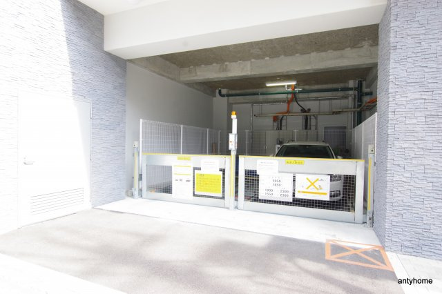 エルシア新大阪の駐車場