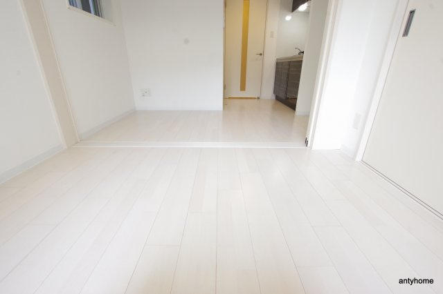 エルシア新大阪の洋室