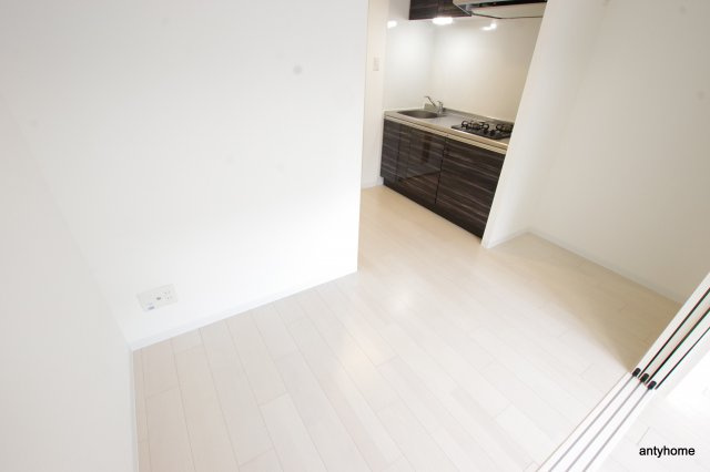 エルシア新大阪の居間・リビング