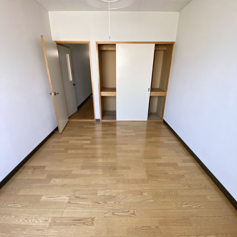 酒巻ハイツ２号棟の居間・リビング|使いやすいリビングです