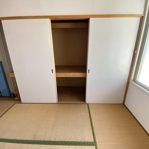 酒巻ハイツ２号棟の収納|専用の収納スペースです