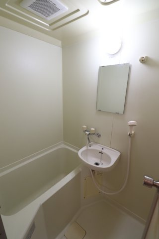 Y's向ヶ丘の浴室