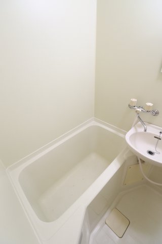 Y's向ヶ丘の浴室