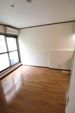 Y's向ヶ丘の居間・リビング