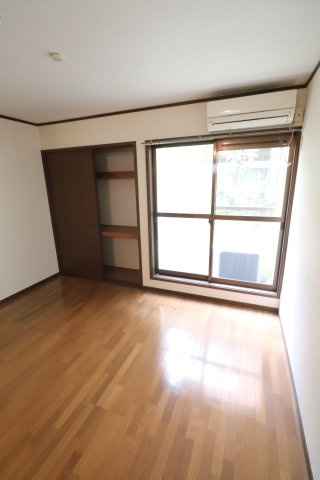 Y's向ヶ丘の居間・リビング