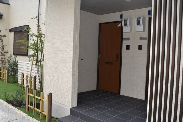 セジュール上西喜 B棟のエントランス