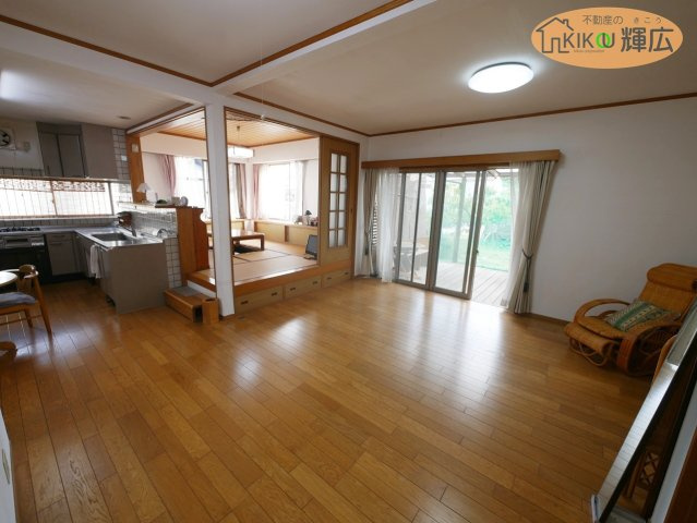 【居間・リビング】 | 高砂市今市2丁目　中古戸建　