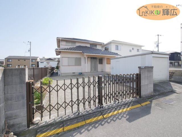 【外観】 | 高砂市今市2丁目　中古戸建　 | 土地面積574.94平米の4LDKです。