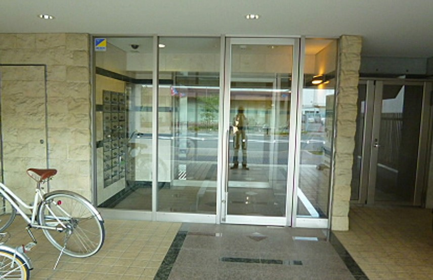 スパシエ府中駅前のエントランス