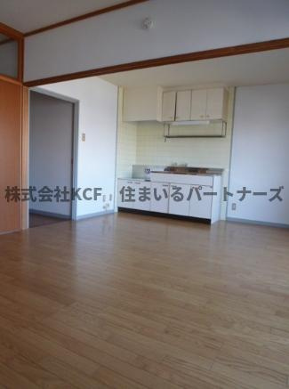 ハイランド松ヶ枝の居間・リビング|ゆったりとした居間です