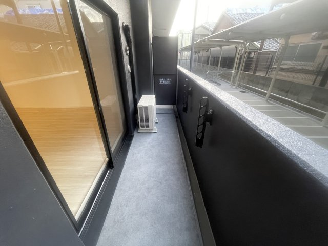 レジデンスh忍町のバルコニー