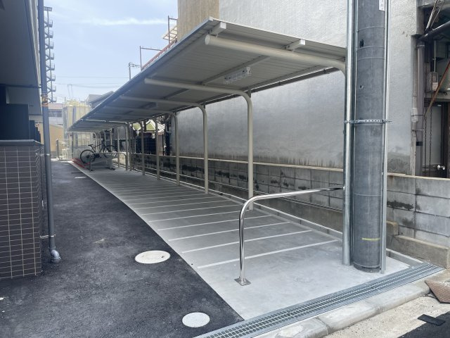 レジデンスh忍町の駐車場