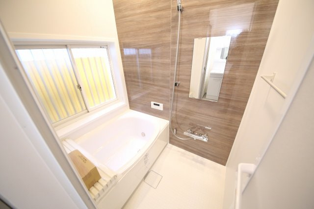 高虫長屋住宅（南側）の浴室|浴室（新品）
