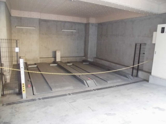 ドメイン入谷ステーションプラザの駐車場