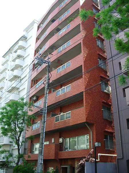 オリエンタル東山の外観