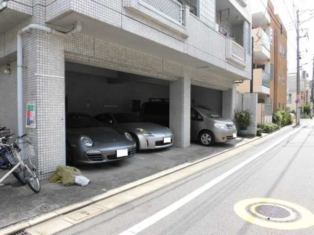 グレート学芸大の駐車場