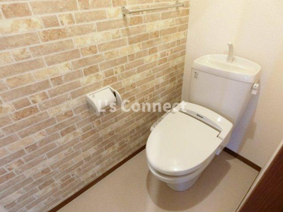 【トイレ】 | アンビックス利府六番館 | 温水洗浄便座付きのトイレ。