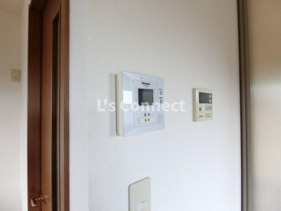 【セキュリティ】 | アンビックス利府六番館 | 突然の来客時もＴＶモニターホンでしっかり確認。