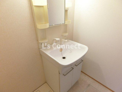 【洗面所】 | ディアコートＣ | 朝の支度もスムーズな独立洗面台。