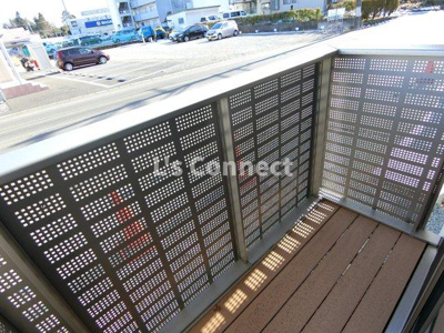 【バルコニー】 | ディアコートＥ | 晴れた日には洗濯物もたくさん干せます。