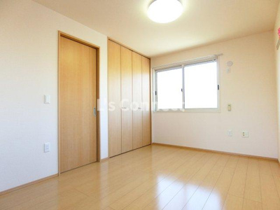 【その他】 | ディアコートＥ | 洋室にも２面に窓があります。