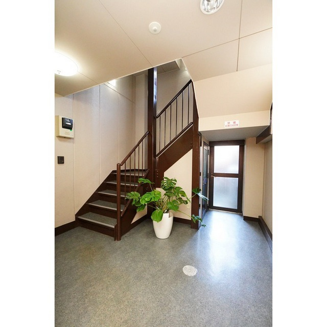 青木ビル(今川町)のエントランス|ロビー