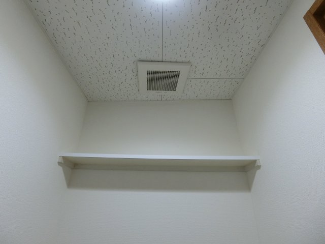 スカイマンションAの収納|イメージ201号室の写真
