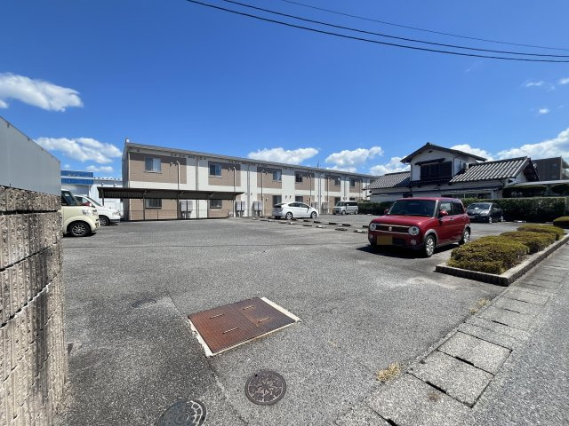 スカイマンションAの駐車場