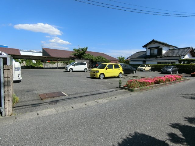 スカイマンションAの駐車場