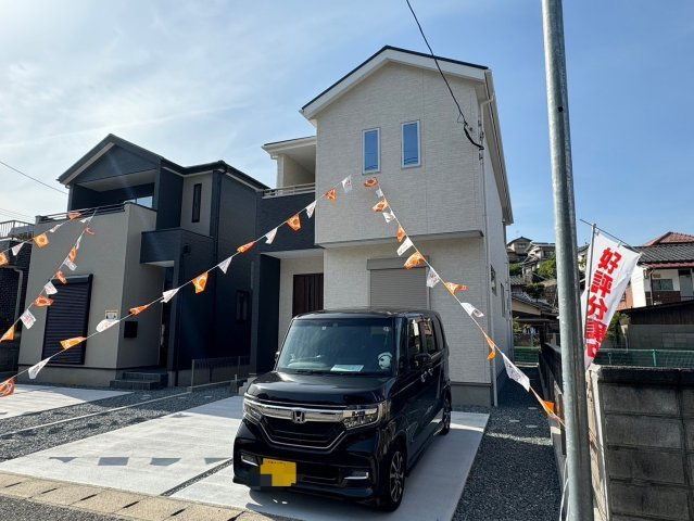 ーBloomーブルームー小倉北区篠崎３丁目2期　【小倉北区　新築戸建て】の駐車場|駐車スペースは２台可能♪【小倉北区　新築戸建て】