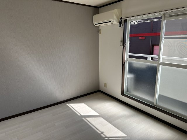 グリーンヒル壱番館の洋室