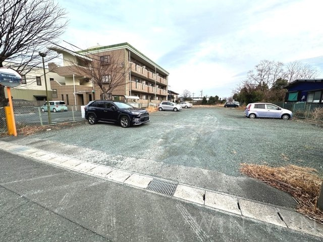ニューエクセレント21の駐車場