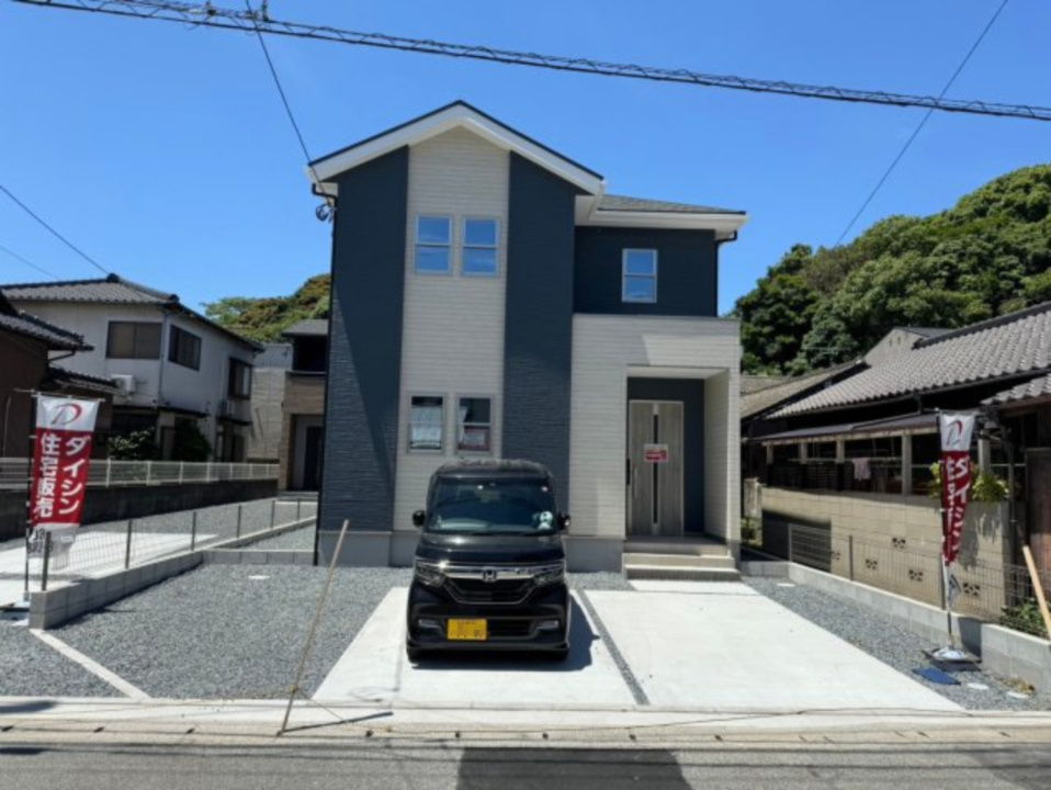 ーBloomーブルーム小倉北区菜園場2丁目　【小倉北区　新築戸建て】の外観|シンプル飽きのこない デザインが特徴の外観です♪　【小倉北区　新築戸建て】