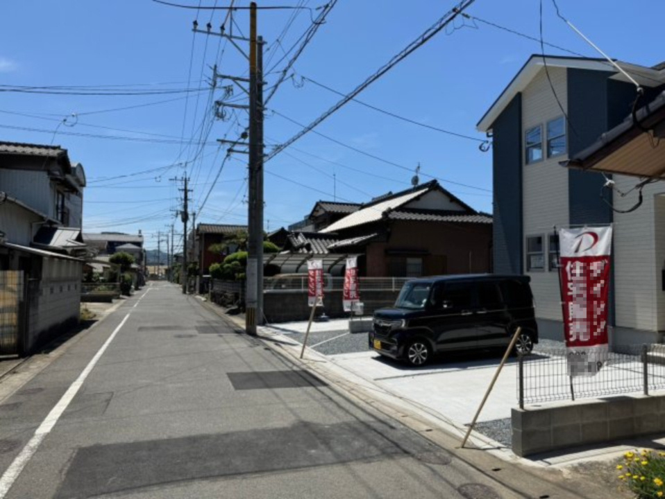 ーBloomーブルーム小倉北区菜園場2丁目　【小倉北区　新築戸建て】の前面道路含む現地写真|駐車スペース並列3台可能♪　【小倉北区　新築戸建て】