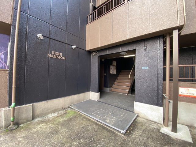 喜志マンションのエントランス