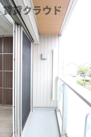 セイコーハイツのバルコニー|外からの目が気にならないバルコニーで洗濯物が干せます