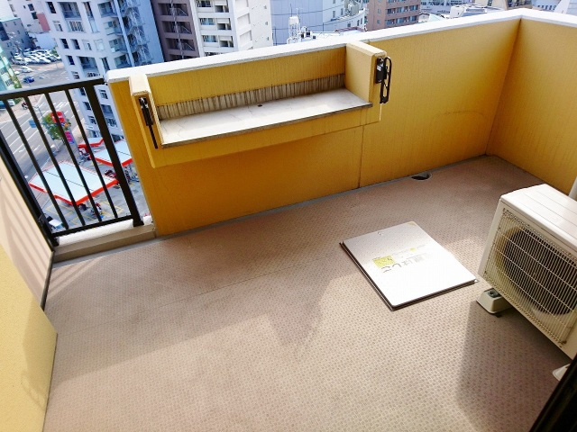 Der Strada.Y2『ふじみ』のバルコニー|暖かな日差しのふりそそぐバルコニー