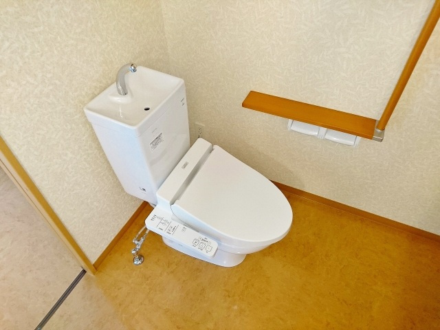 Der Strada.Y2『ふじみ』のトイレ|ゆったりとした空間のトイレです