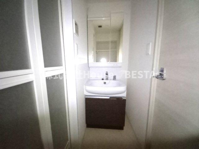 ファステート神戸ティアモの独立洗面台