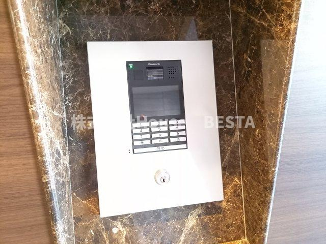 ファステート神戸ティアモのエントランス