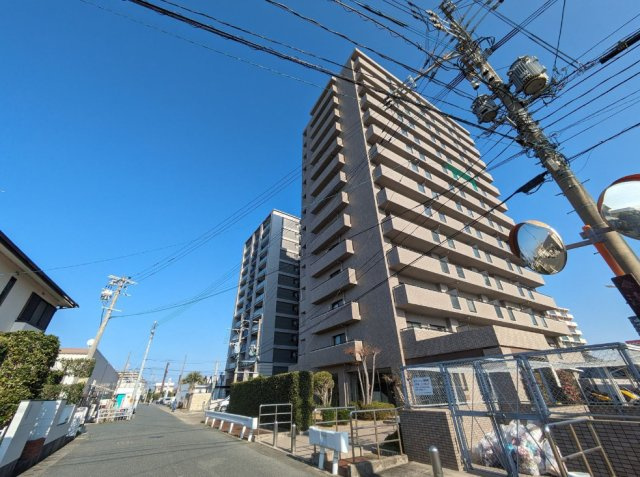 サーパスシティ前原参番館の外観