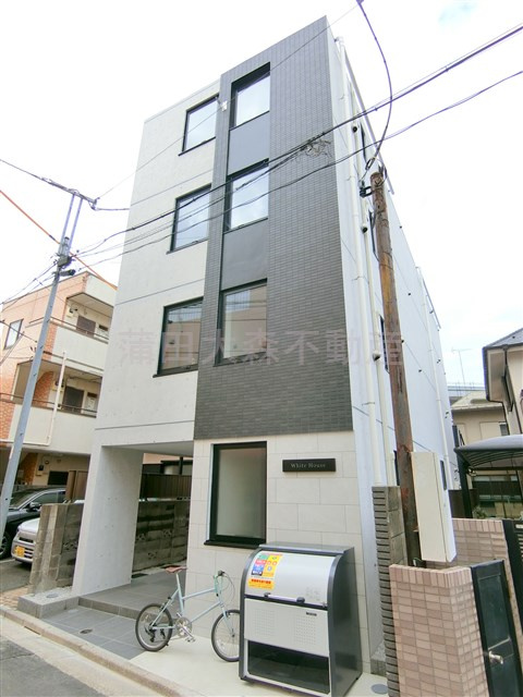 ホワイトハウス@仲介手数料無料の外観
